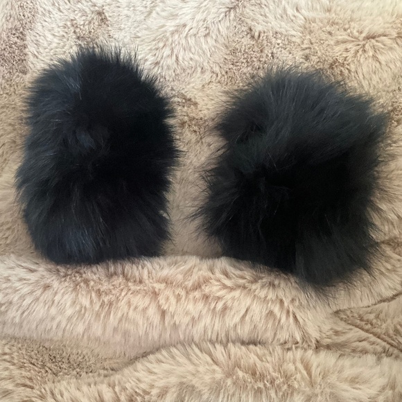Real Fox Fur Cuffs - Picture 3 of 3